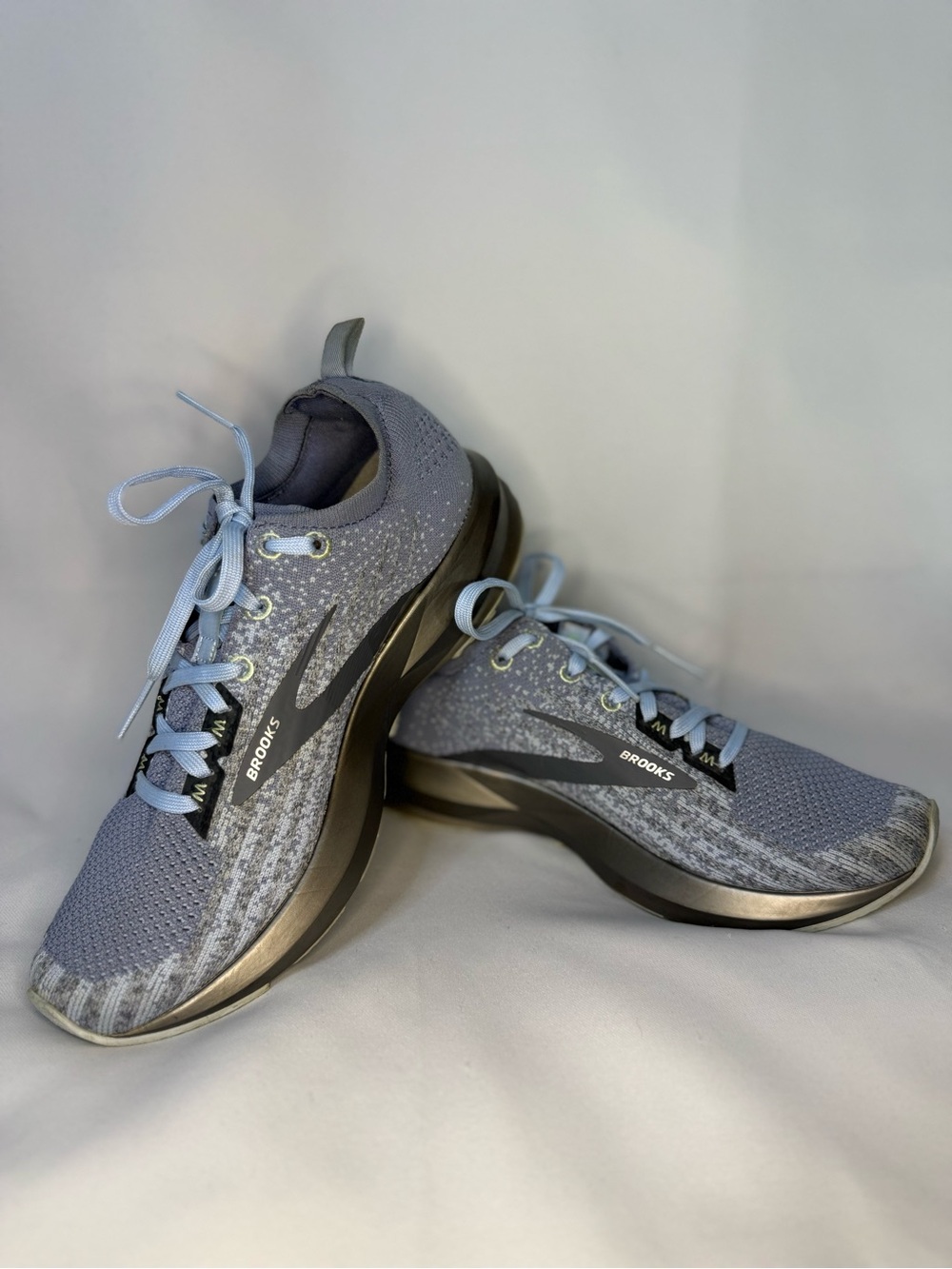 Brooks - Women's Levitate 3 Lightweight Blue Running Sneakers - Size US 9